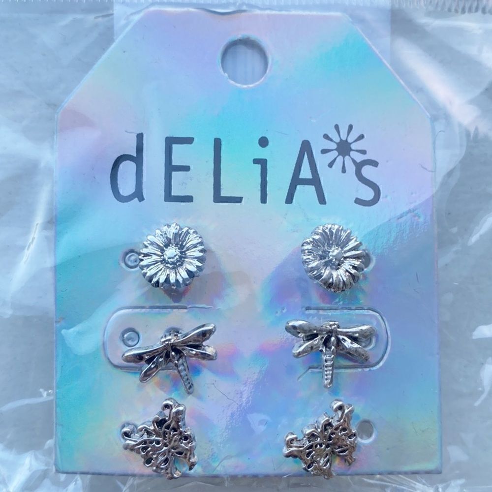Delias by Dolls Kill Special Souvenir Butterly Dragonfly Flower Earring Set